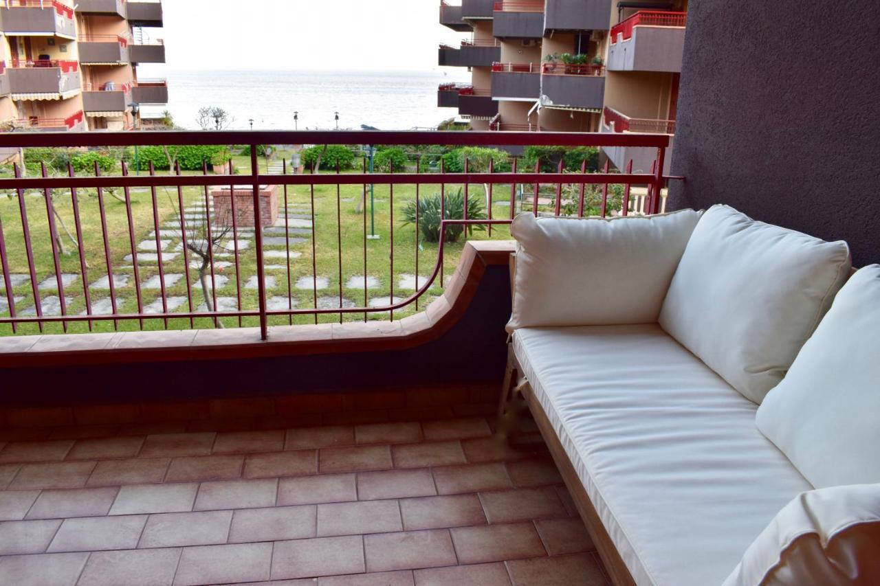 Beach House Blue Holiday Летоянни Экстерьер фото